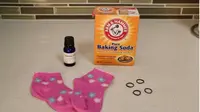 Pakai Baking Soda, Cara Ini Musnahkan Bau Tak Enak di Sepatumu