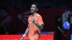 Pebulu tangkis tunggal putra Indonesia, Alwi Farhan, saat bertanding melawan Lakhsya Sen (India) pada babak 32 besar Indonesia Open 2026 di Istora Senayan, Jakarta, Selasa (2/6/2026). (Bola.com/M Iqbal Ichsan)