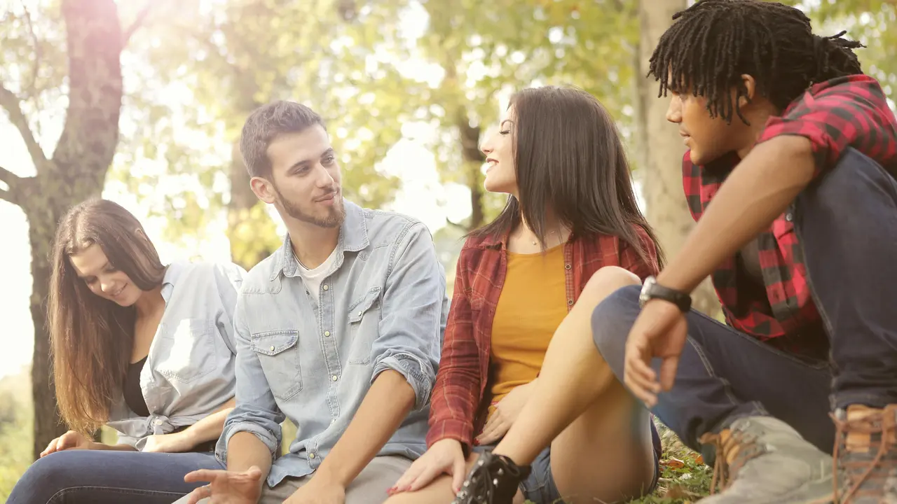 3 Zodiak yang Paling Sering Jadi Korban Friendzone