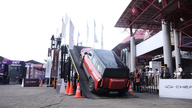 Chery J6 dan J6T Unjuk Performa di IIMS 2026, Taklukan Kemiringan 35 Derajat di Chery Adventure Park