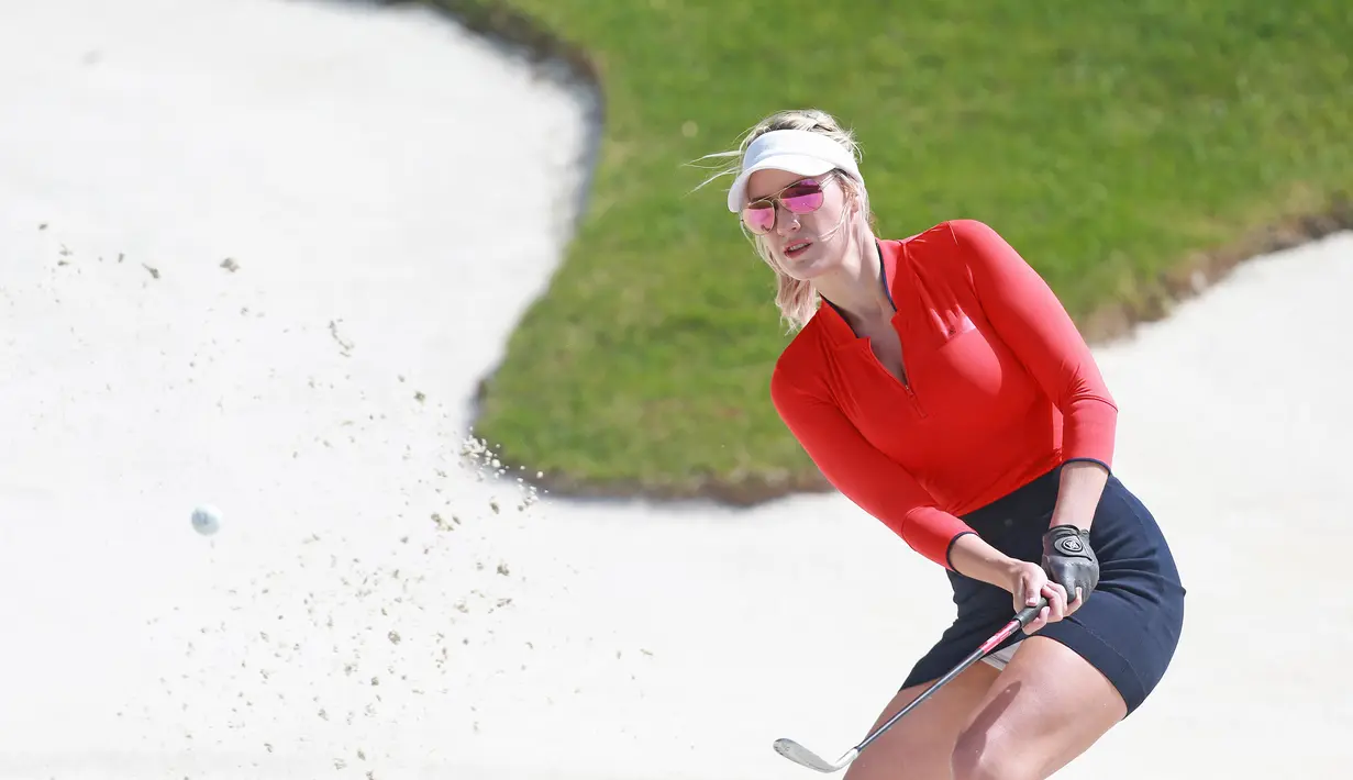 Spiranac saat ini sudah tak lagi bermain golf secara profesional. Bahkan, karier golf profesional perempuan 28 tahun ini sudah tak berlanjut sejak 2016. (AFP/Getty Images/Matt Sullivan)