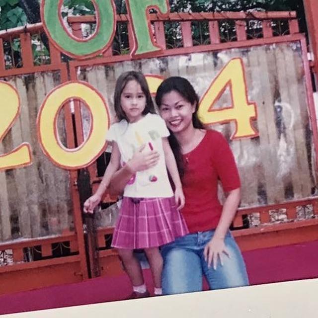 8 Potret Transformasi Caitlin Halderman, Punya Senyum Manis Sejak Dulu