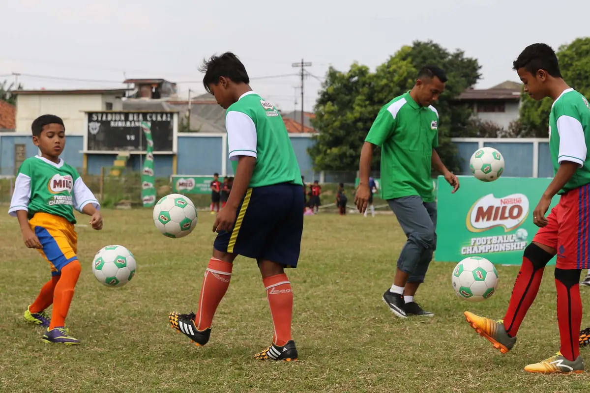 Firman Utina di Coaching Clinic MILO