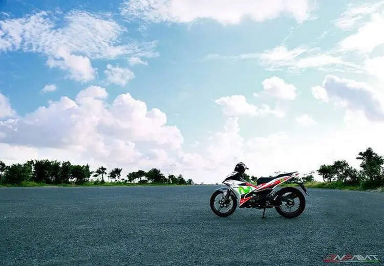 Modifikasi Sederhana Yamaha Jupiter MX King 150 Red Movistar - Galeri