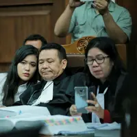 Jessica Kumala Wongso dipersidangan. (via: Adrian Putra/Bintang.com)