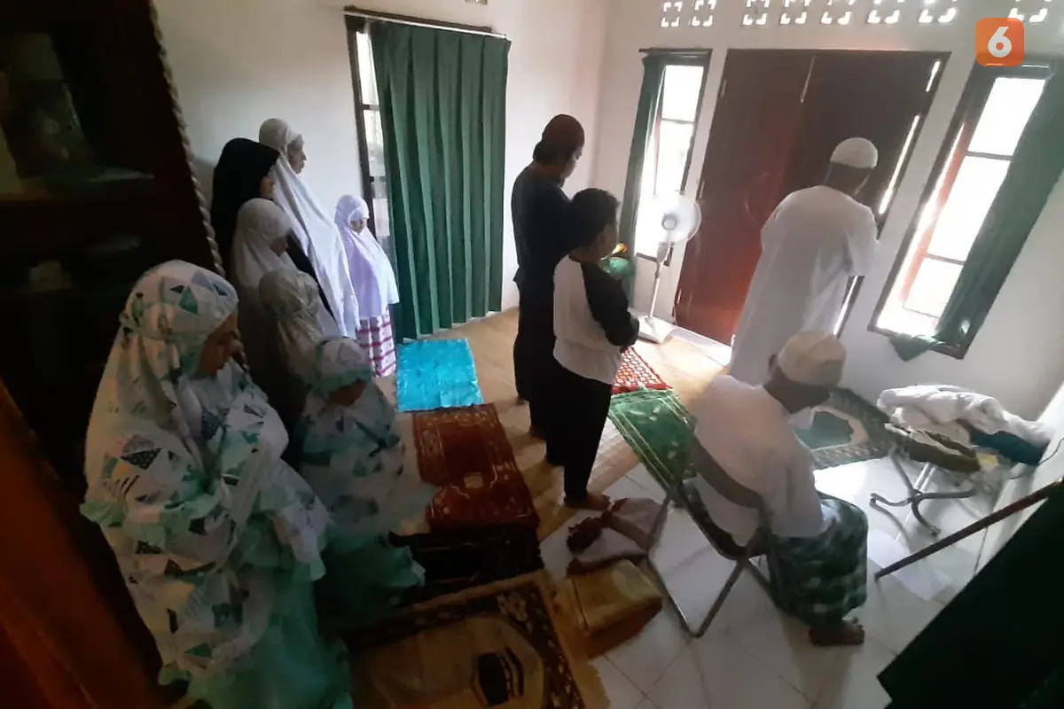 Salat Idulfitri di rumah