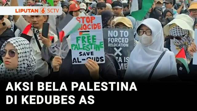 Ratusan orang yang tergabung dalam Aliansi Pemuda Indonesia (API) menggelar aksi bela Palestina di depan Kedutaan Besar Amerika Serikat, Gambir, Jakarta Pusat. Pengunjuk rasa mendesak Amerika Serikat berhenti memberi dukungan terhadap Israel yang ter...
