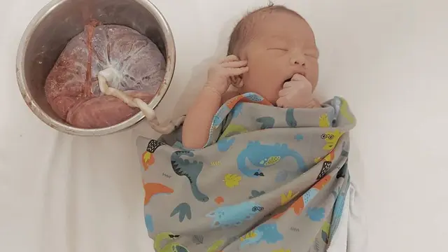 Momen Kelahiran Putra Kedua Ridwan Ghany dan Adhitya Putri. (Sumber: Instagram/ridwanghany)