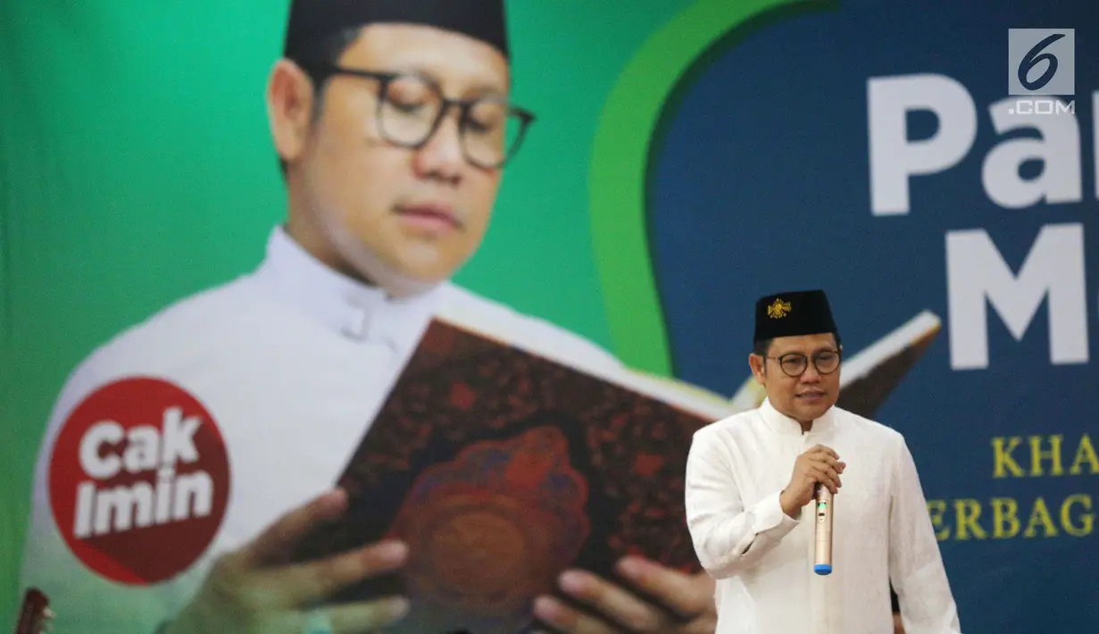 Ketua Umum PKB Muhaimin Iskandar memberikan sambutan pada acara Parlemen Mengaji di Masjid Baiturrahman, Kompleks Parlemen Senayan, Jakarta, Selasa (29/5). Kegiatan ini digelar Fraksi PKB. (Liputan6.com/Johan Tallo)