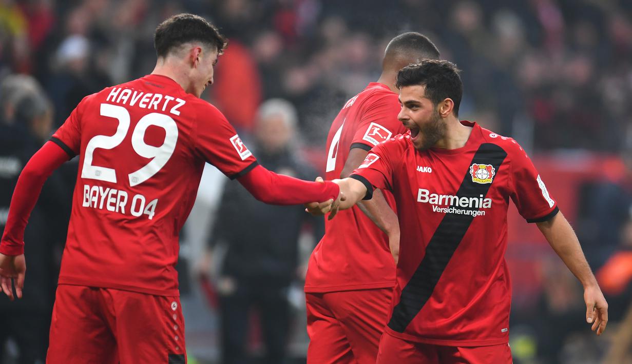 Bayer Leverkusen - Kai Havertz dan  Kevin Volland menjadi duet penyerang yang mematikan skuat Bayer Leverkusen. Havertz telah mencetak 10 gol dan Volland 9 gol, bila digabung keduanya telah menyumbangkan 19 gol. (AFP/Patrik Stollarz)