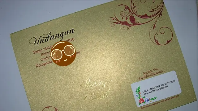 6 Nama Mantan Pacar di Undangan Nikah Ini Bikin Senyum Tipis