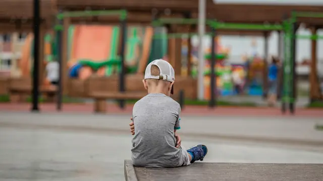 Mengenali Intergenerational Trauma agar Pola Asuh Buruk Tidak Turun ke Anak