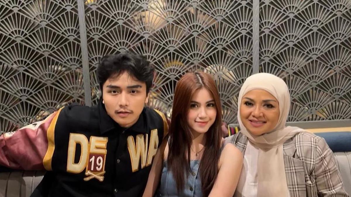 Ibunda Leon Dozan, Betharia Sonata Tak Mampu Tahan Isak Tangis saat Buka Suara Soal Penangkapan Anaknya