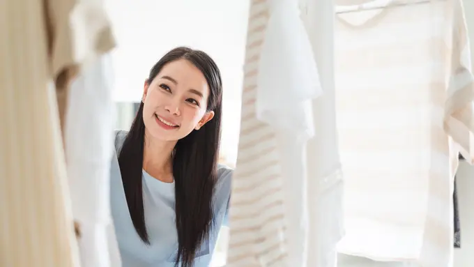 5 Fashion Item Penyelamat OOTD Saat Tak Ada Inspirasi untuk Bergaya