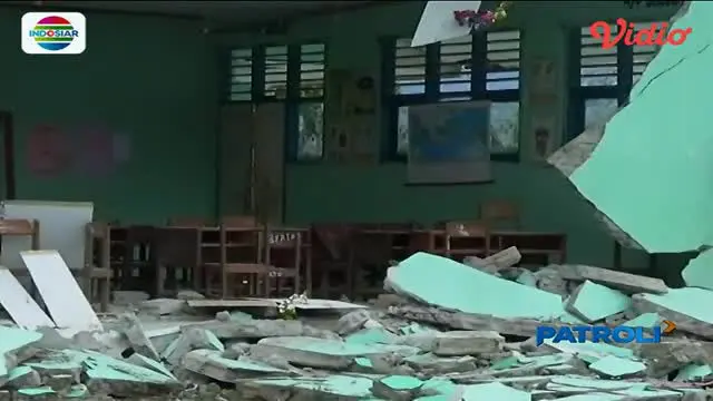 Warga Desa Sedoa, Sulawesi Tengah, hingga kini masih mengungsi setelah diguncang gempa bumi tektonik 6,6 SR.