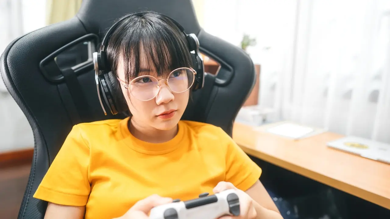 main game gadis berkacamata