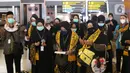 Jemaah umrah asal Indonesia saat berada di bandara Soekarno Hatta, Tangerang, Minggu (1/11/2020). Pemerintah Arab Saudi kembali menerima kedatangan jemaah umrah dari luar negaranya, termasuk Indonesia per 1 November. (Liputan6.com/Angga Yuniar)