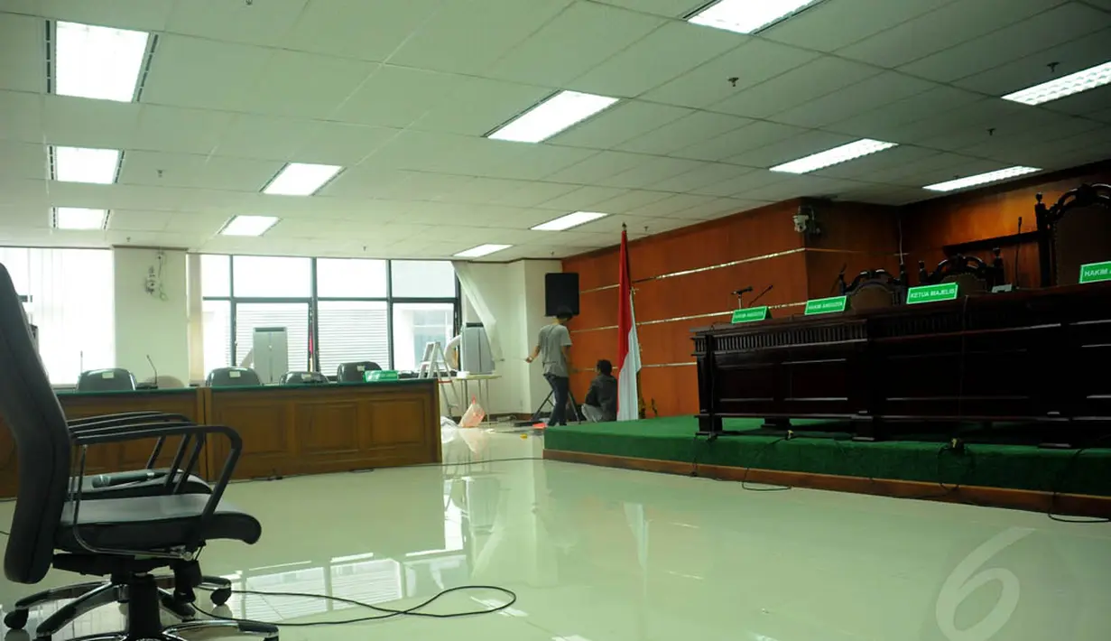 Gedung Pengadilan Tipikor mulai berbenah untuk menyambut kedatangan Wapres Boediono, Kamis (8/5/14). (Liputan6.com/Faisal R Syam)