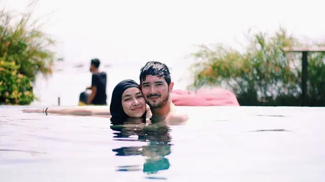 Rayakan Anniversary ke-5, Ini 6 Perjalanan Cinta Donny Michael dan Aryani Fitriana