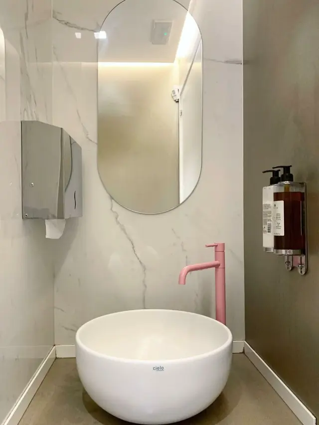 Punya Desain Mewah, 6 Potret Toilet Umum Ini Interiornya Bikin Kagum