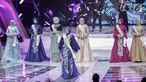 Top 10 finalis yang lolos dalam malam puncak Puteri Muslimah Asia 2018 di Jakarta, Senin (7/5). Peserta yang lolos berasal dari Indonesia, Malaysia, Brunei Darussalam, Turki, Timor Leste, dan Singapura. (Liputan6.com/Faizal Fanani)