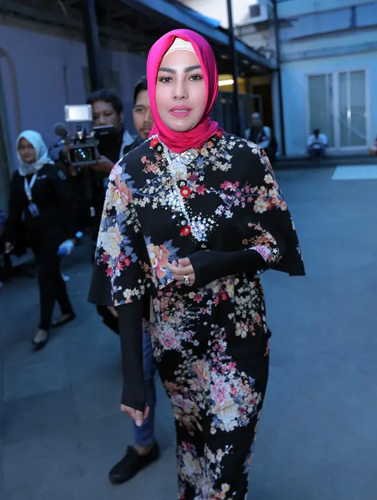 Niat yang terkesan spontan itu membuat pihak keluarga sempat taku. Keluarga mengaku takut ketika Kartika Putri tidak amanah terhadap niat tersebut.  (Deki Prayoga/Bintang.com)