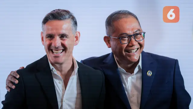 Foto: Ajak Keluarga, John Herdman Resmi Diperkenalkan Sebagai Pelatih Baru Timnas Indonesia