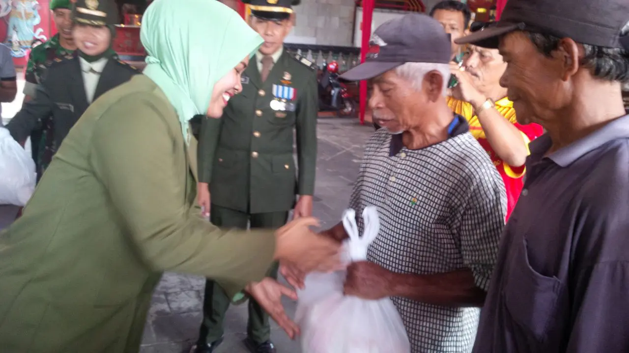 Bingkisan Perekat Hati ala TNI