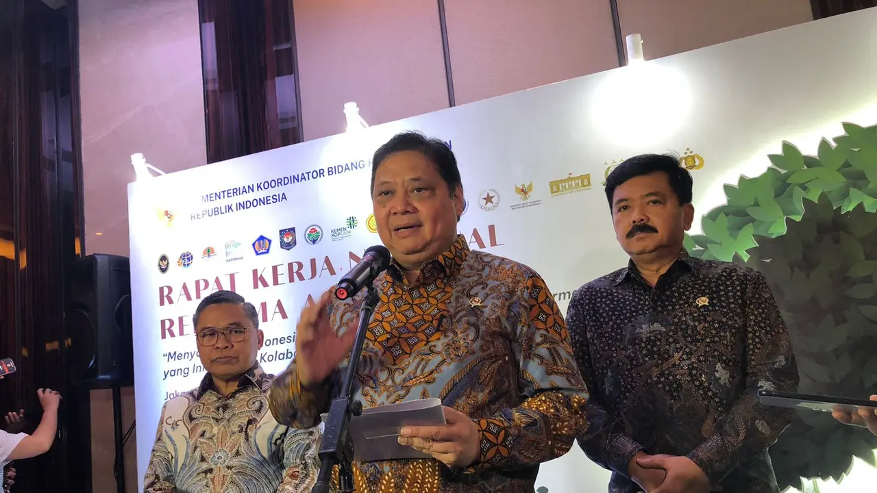 Menteri Koordinator Bidang Perekonomian Airlangga Hartarto menghadiri Rapat Kerja Nasional Reforma Agraria