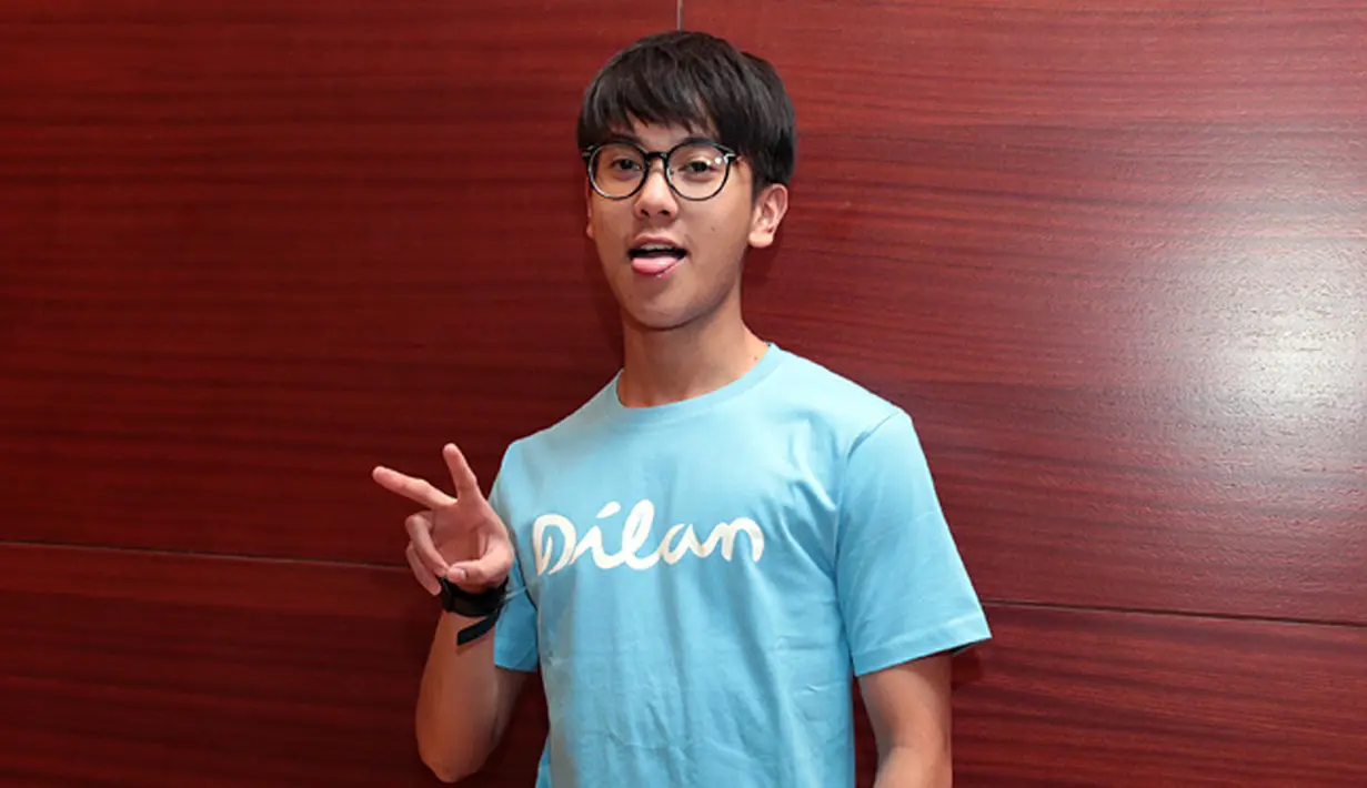 "Harapan saya trailernya sesuai dengan ekpektasi dari para pengemar novel Dilan yang penasaran serta mampu menaikan hype film ini juga," kata Iqbaal Ramadhan. (Deki Prayoga/Bintang.com)