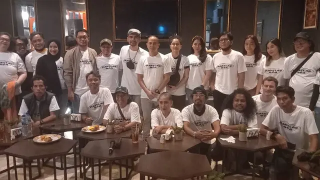 Farid Ongky, sutradara film Makelar Doa bersama para pemain seperti Rizky Hanggono dan Ferry Ardiansyah (ist)