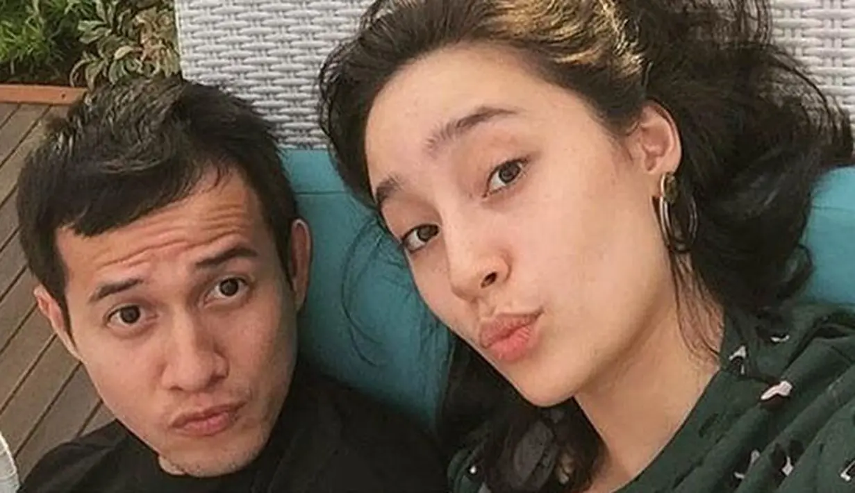 Belum memutuskan menikah dalam waktu dekat, namun rencananya Herjunot Alik akan menikahi Tatjana saat si tampan itu berusia 35 tahun. (Instagram/herjunot7ali)