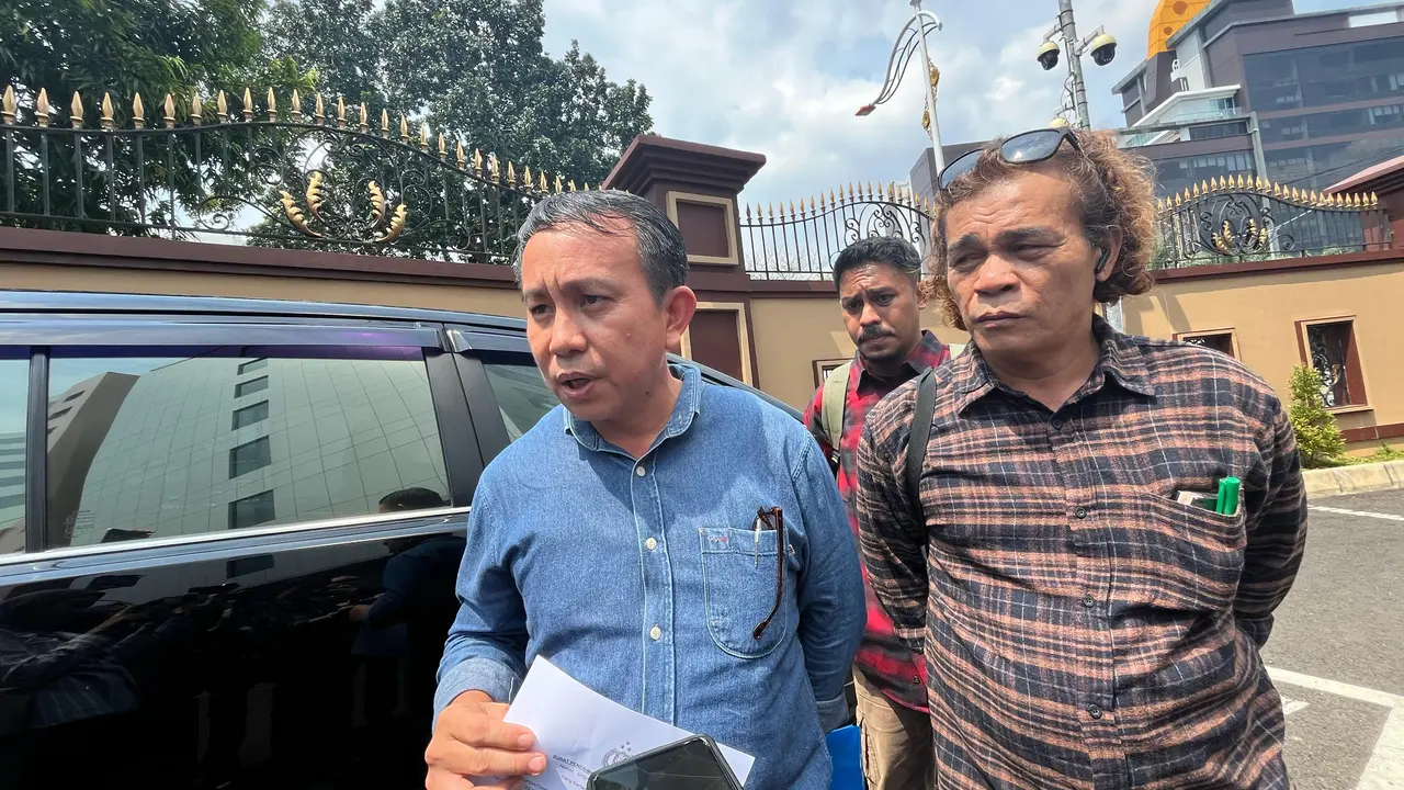 Keluarga mendiang Kenzha Erza Walewangko melaporkan Kapolres Metro Jakarta Timur, Kombes Pol Nicolas Ary Lilipaly, beserta sejumlah anggotanya ke Divisi Propam Mabes Polri.