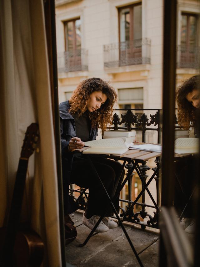 [Fimela] Ilustrasi Perempuan