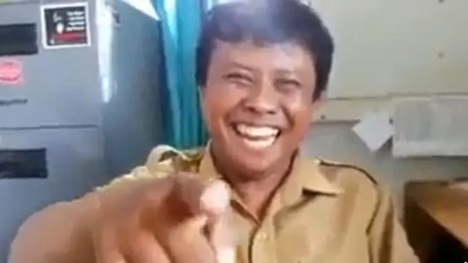 Bisa Tiru Berbagai Macam Suara, PNS Ini Bikin Ngakak Netizen