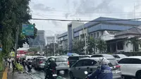 Hujan Guyur Jakarta, Lalu Lintas di Tugu Tani Jakpus Tersendat