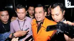 Bupati Nganjuk Taufiqurrahman resmi ditahan KPK. Ia langsung meminta maaf kepada masyarakat Nganjuk atas dugaan suap yang dituduhkan padanya