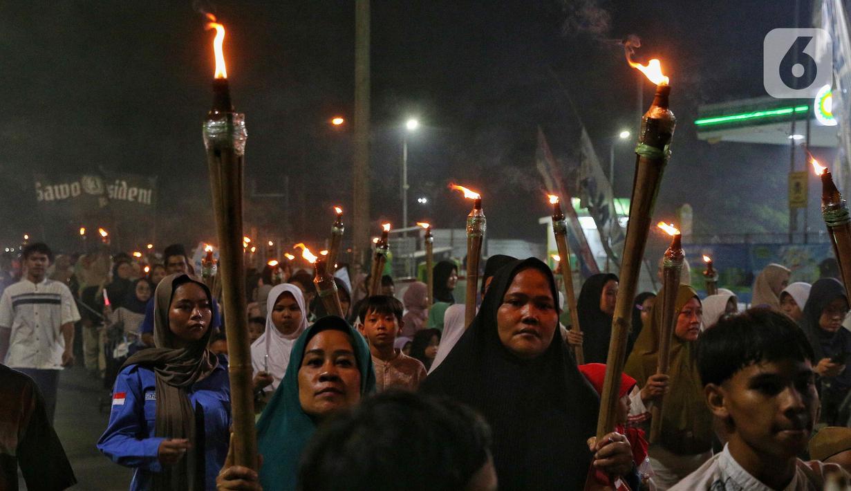 Pawai ini dilakukan oleh masyarakat muslim sebagai bentuk kegembiraan dan rasa syukur. (Liputan6.com/Angga Yuniar)