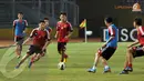 Sesi latihan Timnas Cina ini digelar secara terbuka di Stadion GBK Jakarta (Liputan6.com/ Helmi Fithriansyah) 