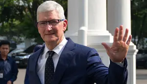 CEO Apple Tim Cook Pamit, Serahkan Nahkoda ke John Ternus
