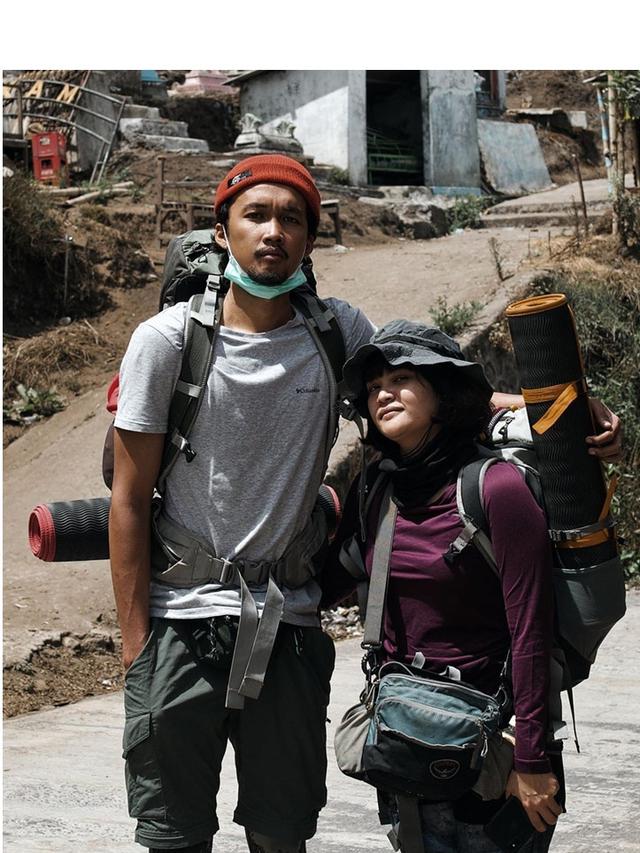 Jarang Tersorot, Ini 7 Momen Kebersamaan Sandy Kusuma Kapten CLS Knight dengan Sang Istri