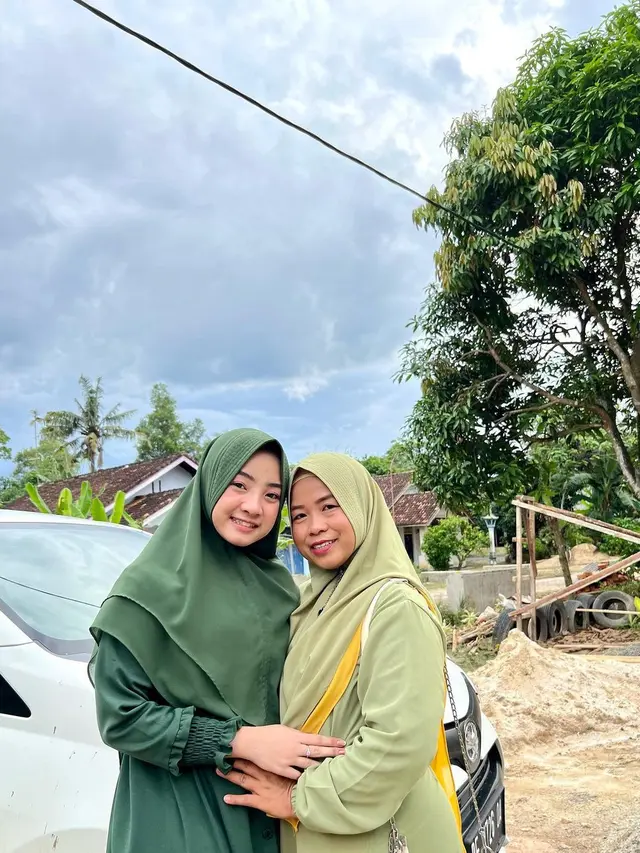 7 Pesona Findi Artika saat Pakai Hijab, Disebut Mirip Nissa Sabyan