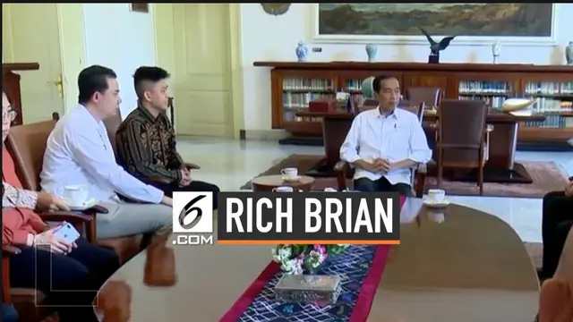 Presiden Joko Widodo menerima kedatangan seorang rapper asal Indonesia yang berkarier dan menorehkan prestasi di industri musik Amerika Serikat, Brian Imanuel Soewarno, atau lebih dikenal dengan nama Rich Brian.