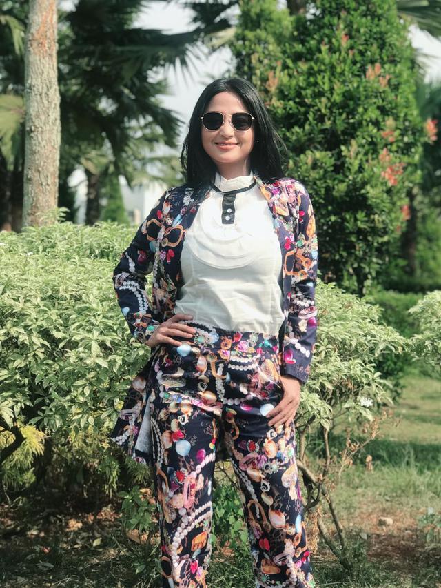 [Bintang] Dewi Perssik