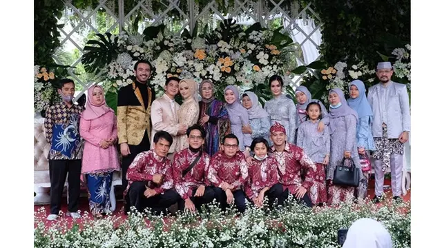 Ivan Gunawan Siapkan Busana Nikah, Ini 6 Potret Lesty Kejora Pakai Kebaya