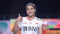 Pebulu tangkis tunggal putri Indonesia Gregoria Mariska Tunjung mengalahkan unggulan kedua asal China Wang Zhi Yi 21-11 dan 21-14 dalam waktu 39 menit di Axiata Arena, Kuala Lumpur, Malaysia, Jumat (26/5/2023), untuk meraih tiket semifinal. (foto: PBSI)