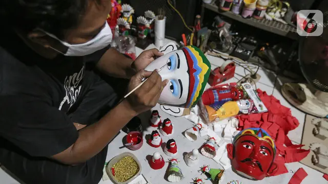 Geliat Pedagang Makanan di Kampung Budaya Betawi