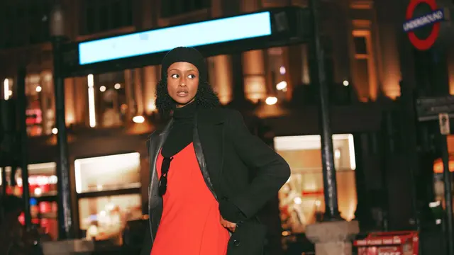 5 Gaya Streetwear Hijab Paling Stylish (photo by freepik.com)