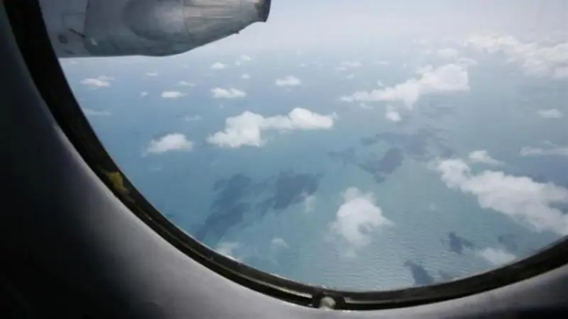 Ternyata lubang kecil di pesawat memiliki fungsi yang penting (Foto: Reuters).
