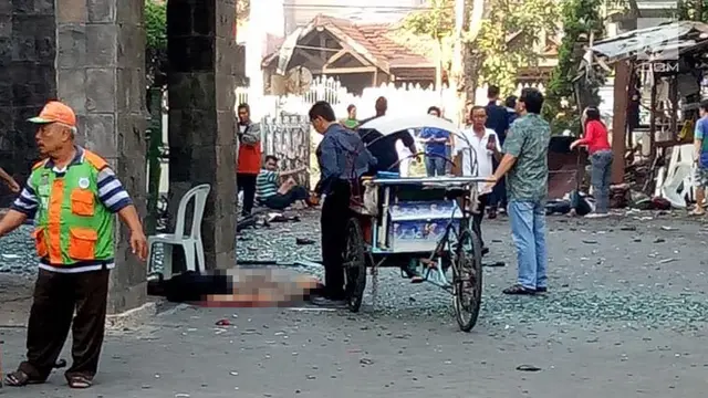 Bom Bunuh Diri Ledakan Gereja di Surabaya